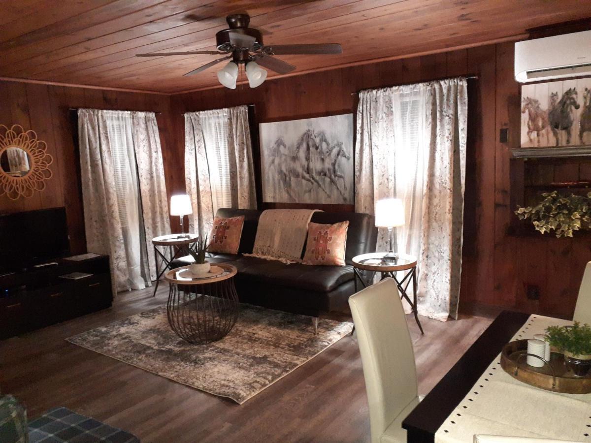 هوت سبرنغز Edgewater Resort Cottage #1 المظهر الخارجي الصورة