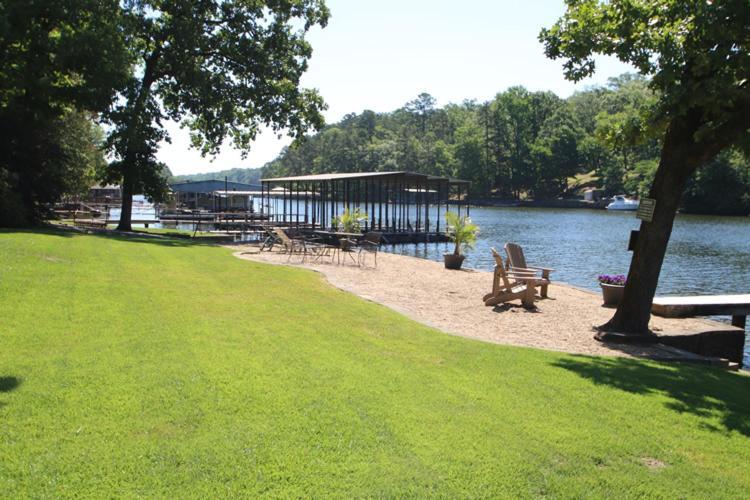 هوت سبرنغز Edgewater Resort Cottage #1 المظهر الخارجي الصورة