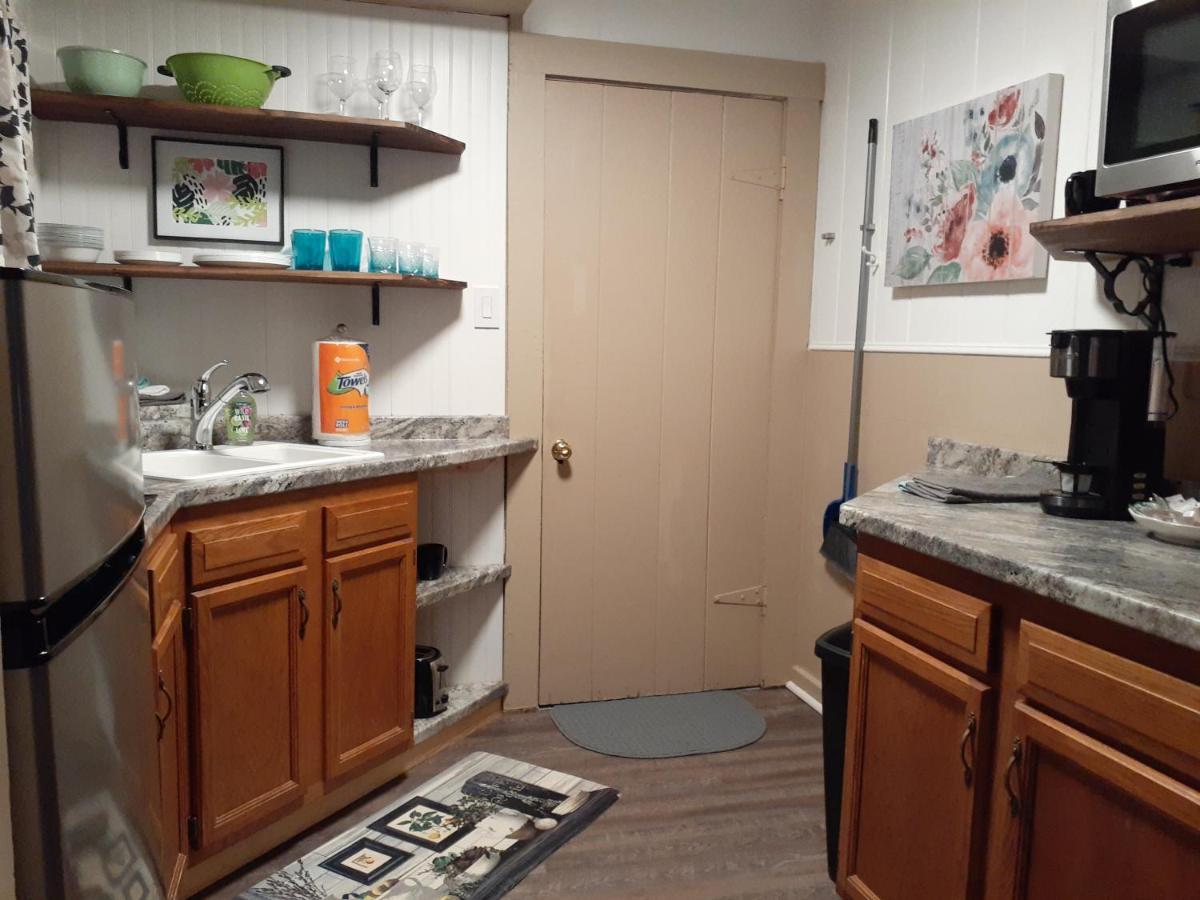 هوت سبرنغز Edgewater Resort Cottage #1 المظهر الخارجي الصورة