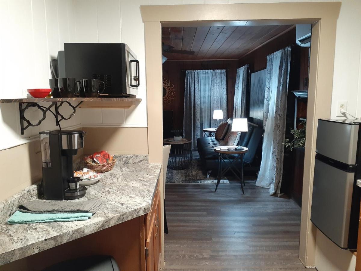 هوت سبرنغز Edgewater Resort Cottage #1 المظهر الخارجي الصورة